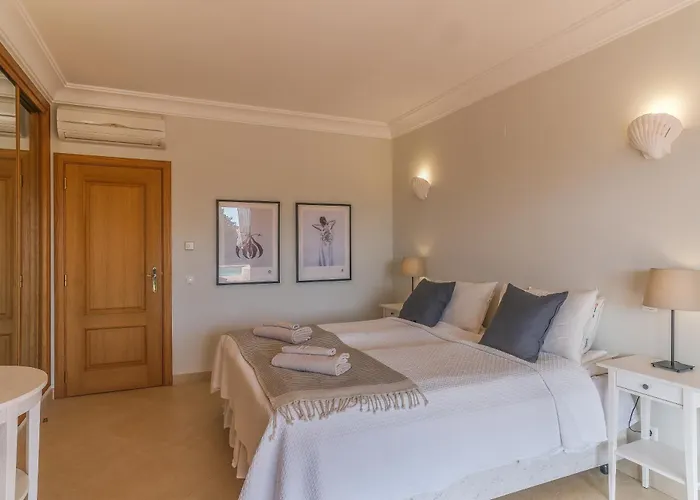 Vivenda Kristina Βίλα