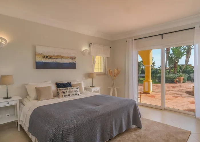 Vivenda Kristina וילה Senhora da Luz